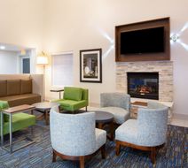 Holiday Inn Express & Stes Lincoln City Lobby