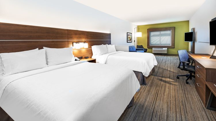 Holiday Inn Express Suites Junction Room