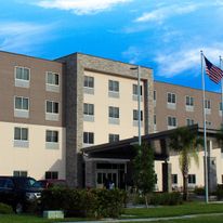 Holiday Inn Express & Suites W-I295 &I10