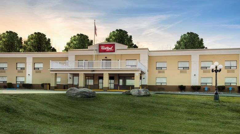Red Roof Inn  and  Suites Newburgh - Stewart Exterior. Images powered by <a href="https://www.leonardoworldwide.com" target="_blank" rel="noopener">Leonardo</a>.