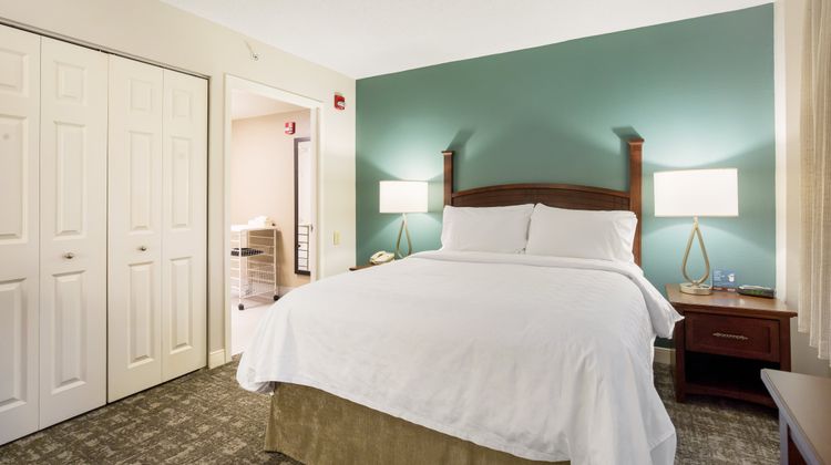 Staybridge Suites Chesapeake Room