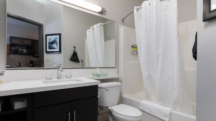 Candlewood Suites KnoxvilleAirport-Alcoa Room