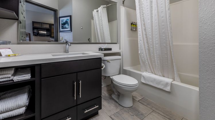 Candlewood Suites KnoxvilleAirport-Alcoa Room
