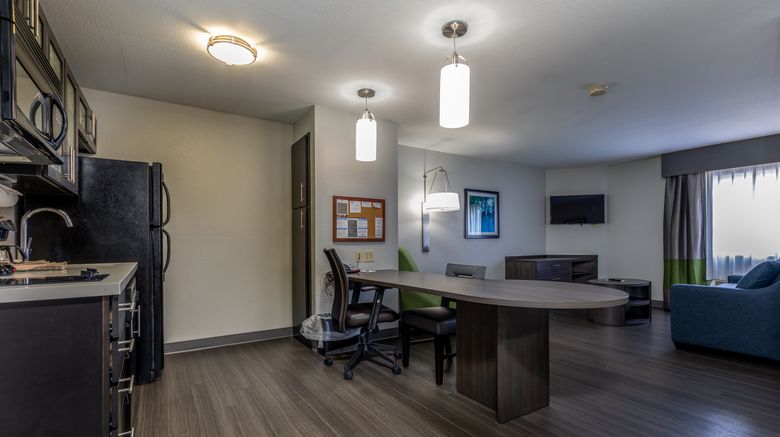 <b>Candlewood Suites KnoxvilleAirport-Alcoa Suite</b>. Images powered by <a href="https://www.leonardoworldwide.com/" title="Leonardo Worldwide" target="_blank">Leonardo</a>.