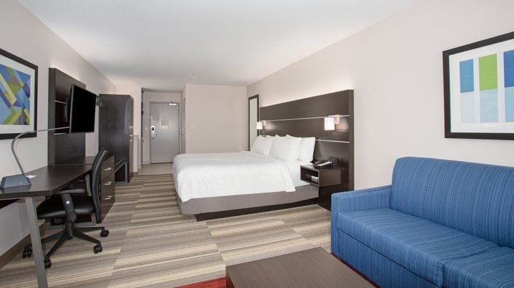 Holiday Inn Express & Stes Lincoln City Suite