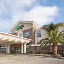 Holiday Inn Express Hotel & Suites