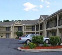 Red Carpet Inn Exterior