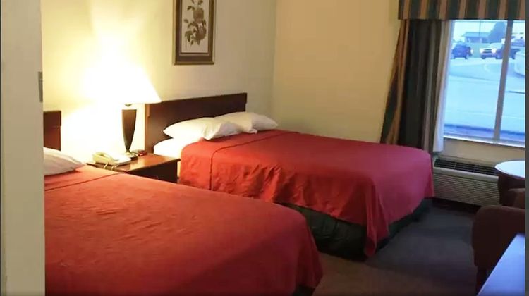 Red Carpet Inn Room