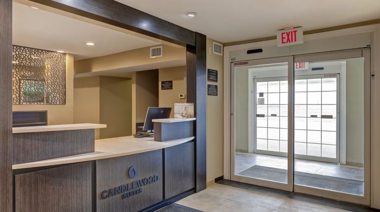Candlewood Suites Indianapolis South Lobby