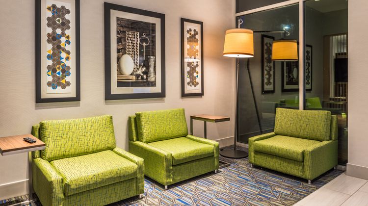 Holiday Inn Express Suites Farmville Lobby