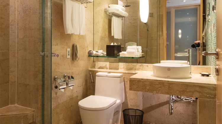 Holiday Inn Bangkok Room