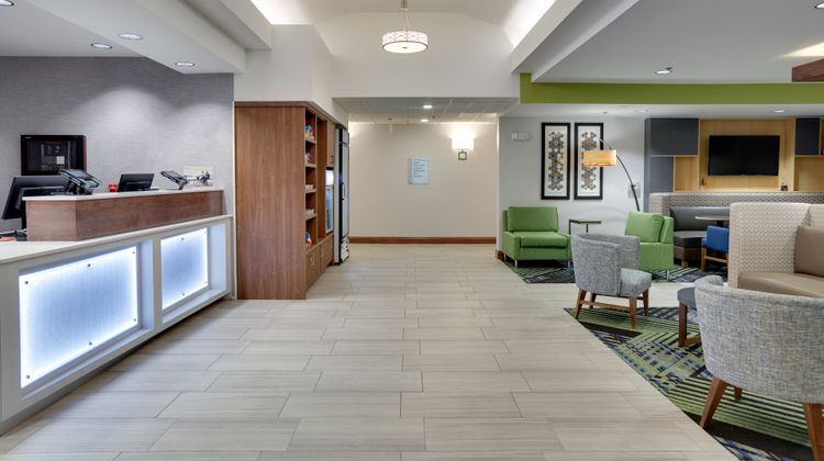 Holiday Inn Express Hotel & Suites Lobby