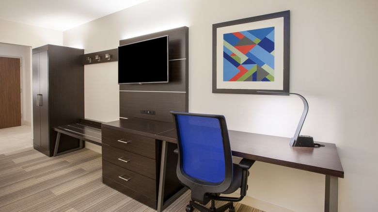 <b>Holiday Inn Express & Stes Madison West Room</b>. Images powered by <a href="https://www.leonardoworldwide.com/" title="Leonardo Worldwide" target="_blank">Leonardo</a>.