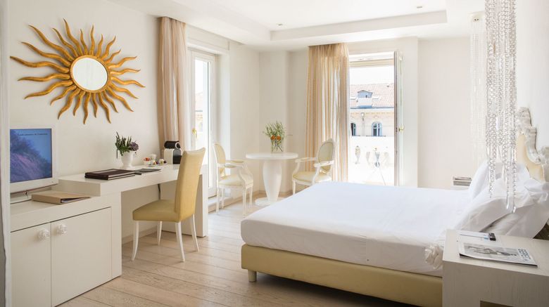 <b>Boscolo Nice Room</b>. Images powered by <a href="https://www.leonardoworldwide.com/" title="Leonardo Worldwide" target="_blank">Leonardo</a>.