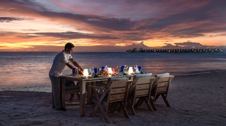 Emerald Maldives Resort & Spa Restaurant