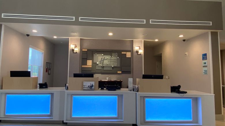 <b>Holiday Inn Express Hotel & Suites Lobby</b>. Images powered by <a href="https://www.leonardoworldwide.com/" title="Leonardo Worldwide" target="_blank">Leonardo</a>.