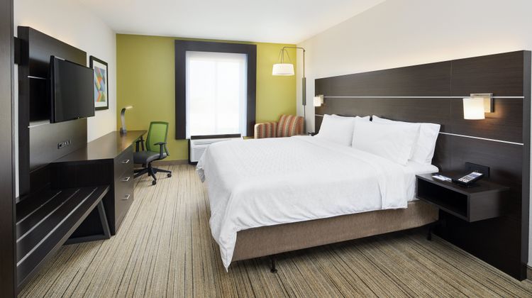 Holiday Inn Express & Suites Port Richey Room