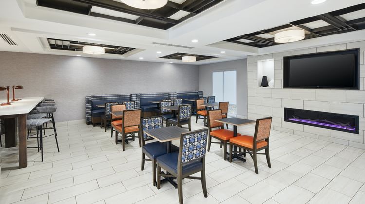 Holiday Inn Express/Suites I-26 & US 29 Restaurant