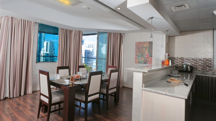 City Premiere Marina Hotel Apt Room