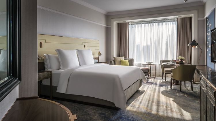 Four Seasons Hotel Singapore Room