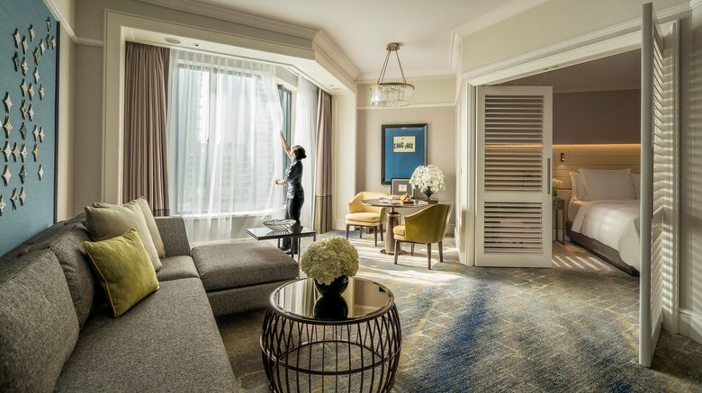 <b>Four Seasons Hotel Singapore Suite</b>. Images powered by <a href=https://www.travelagewest.com/Hotels/Singapore-Singapore/
