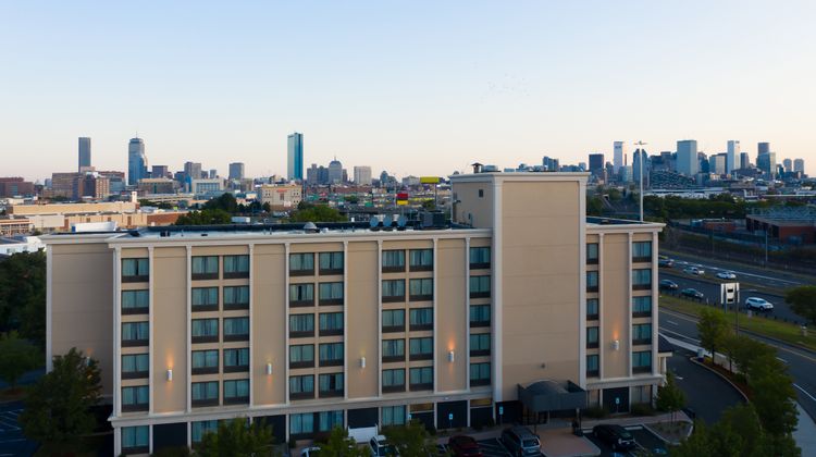 Holiday Inn Express Exterior