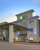 Holiday Inn Express & Suites Magnolia