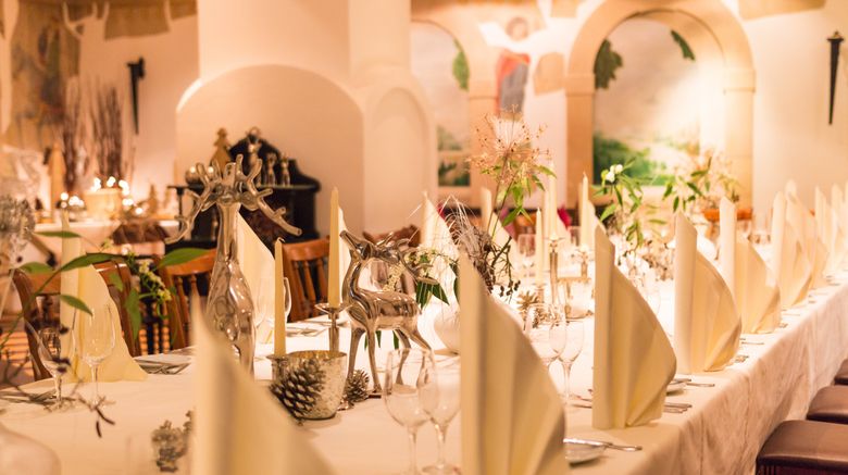 <b>Romantik Hotel Hirschen Exterior</b>. Images powered by <a href="https://www.leonardoworldwide.com/" title="Leonardo Worldwide" target="_blank">Leonardo</a>.