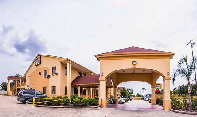 Downtowner Inn & Suites Monroe Exterior