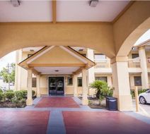 Downtowner Inn & Suites Monroe Exterior