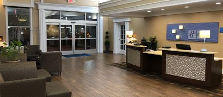 Holiday Inn Express Lobby
