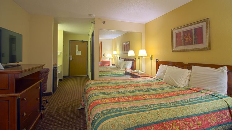 Geneva Motel Inn Room