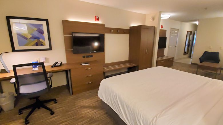 <b>Holiday Inn Express Hotel & Sts Lynnwood Room</b>. Images powered by <a href="https://www.leonardoworldwide.com/" title="Leonardo Worldwide" target="_blank">Leonardo</a>.