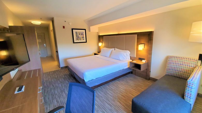 <b>Holiday Inn Express Hotel & Sts Lynnwood Room</b>. Images powered by <a href="https://www.leonardoworldwide.com/" title="Leonardo Worldwide" target="_blank">Leonardo</a>.