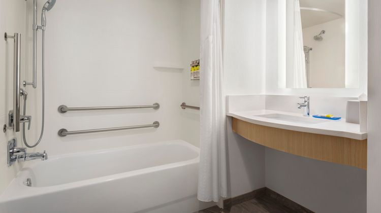 Holiday Inn Quantico Center Room