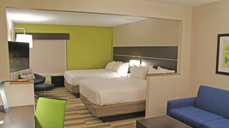 Holiday Inn Express Hotel & Suites Room