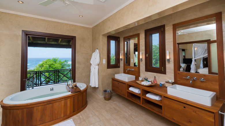<b>Canouan Estate Room</b>. Images powered by <a href="https://www.leonardoworldwide.com/" title="Leonardo Worldwide" target="_blank">Leonardo</a>.
