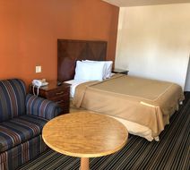 Scottish Inn Room