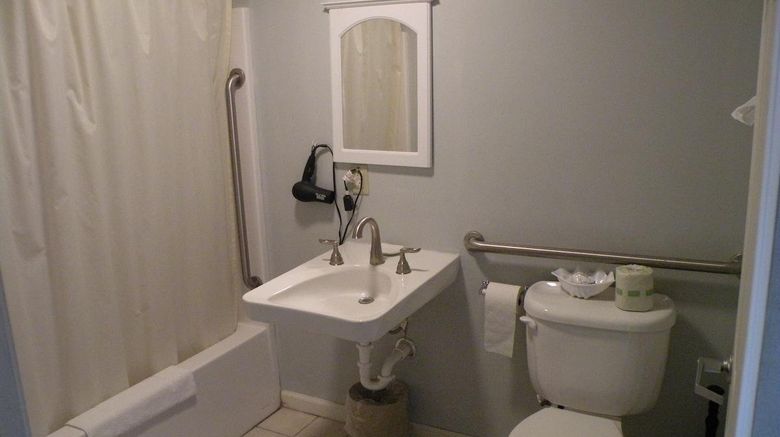 <b>Scottish Inns & Suites Room</b>. Images powered by <a href="https://www.leonardoworldwide.com/" title="Leonardo Worldwide" target="_blank">Leonardo</a>.