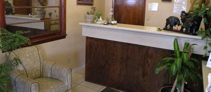 Scottish Inns & Suites Lobby