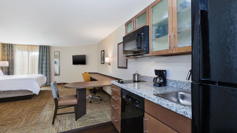 <b>Candlewood Suites NE Downtown Room</b>. Images powered by <a href="https://www.leonardoworldwide.com/" title="Leonardo Worldwide" target="_blank">Leonardo</a>.