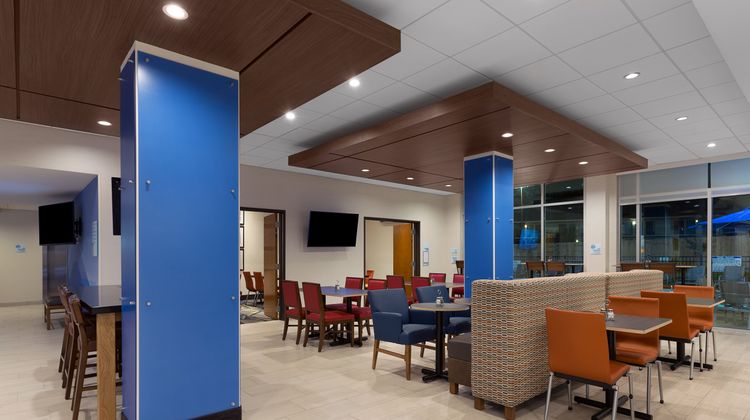 Holiday Inn Express Lake Park Restaurant