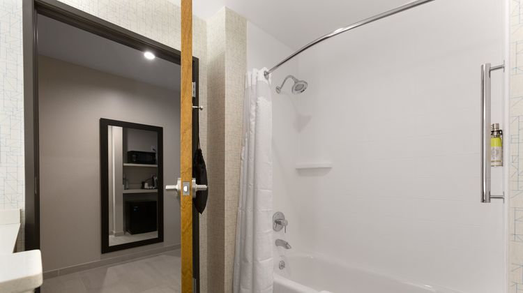 Holiday Inn Express Lake Park Room