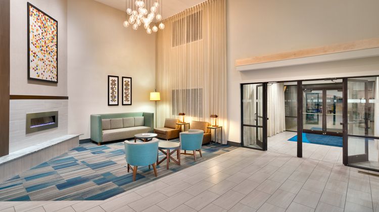 Holiday Inn Express Lobby