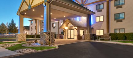 Holiday Inn Express Exterior