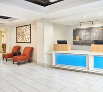 Holiday Inn Express Hotel & Suites Lobby