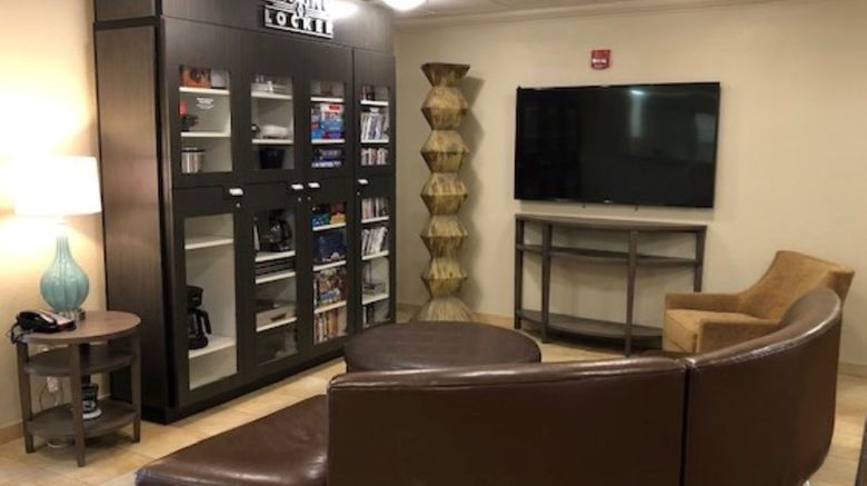 <b>Candlewood Suites Lobby</b>. Images powered by <a href="https://www.leonardoworldwide.com/" title="Leonardo Worldwide" target="_blank">Leonardo</a>.