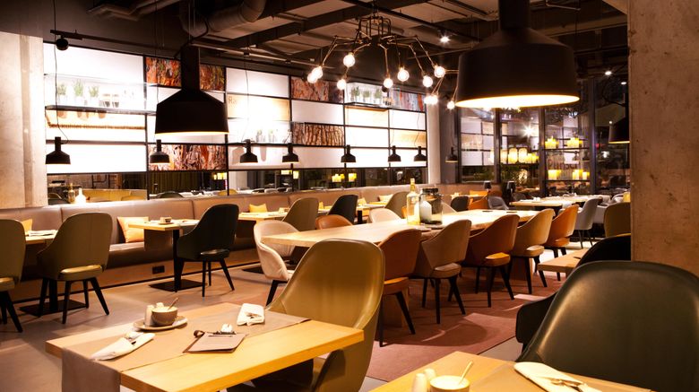 <b>Hotel Indigo Berlin-East Side Gallery Restaurant</b>. Images powered by <a href="https://www.leonardoworldwide.com/" title="Leonardo Worldwide" target="_blank">Leonardo</a>.