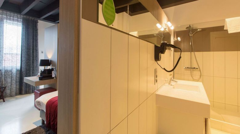 <b>Hotel de Flandre Room</b>. Images powered by <a href="https://www.leonardoworldwide.com/" title="Leonardo Worldwide" target="_blank">Leonardo</a>.