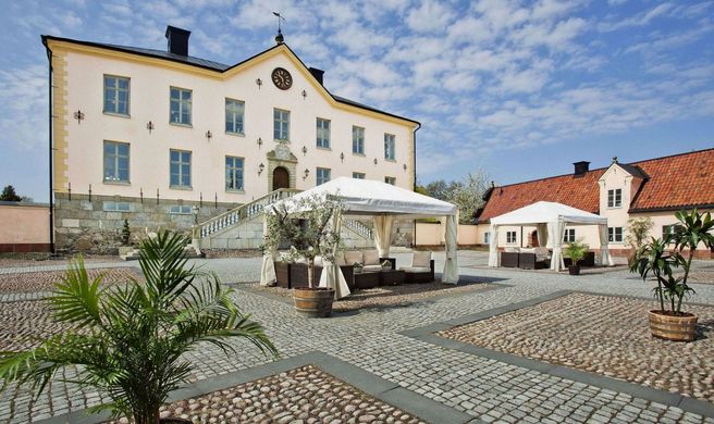 Hasselby Slott Exterior